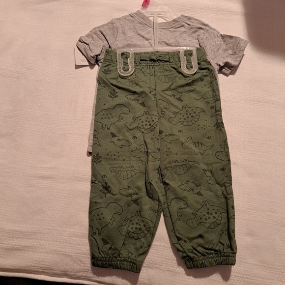 Child of Mine by Carter's 12 of 18 months tshirt & pants set - Picture 7 of 10
